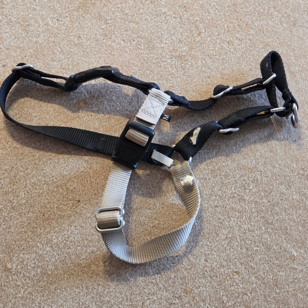PetSafe Easy Walk No-Pull Dog Harness Medium Black Silver Adjustable Training‎